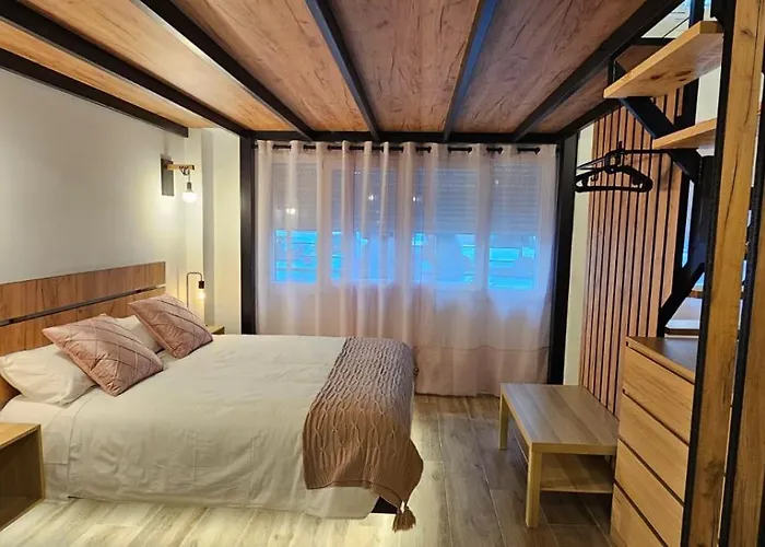 Loft Puerta Almodovar דירה